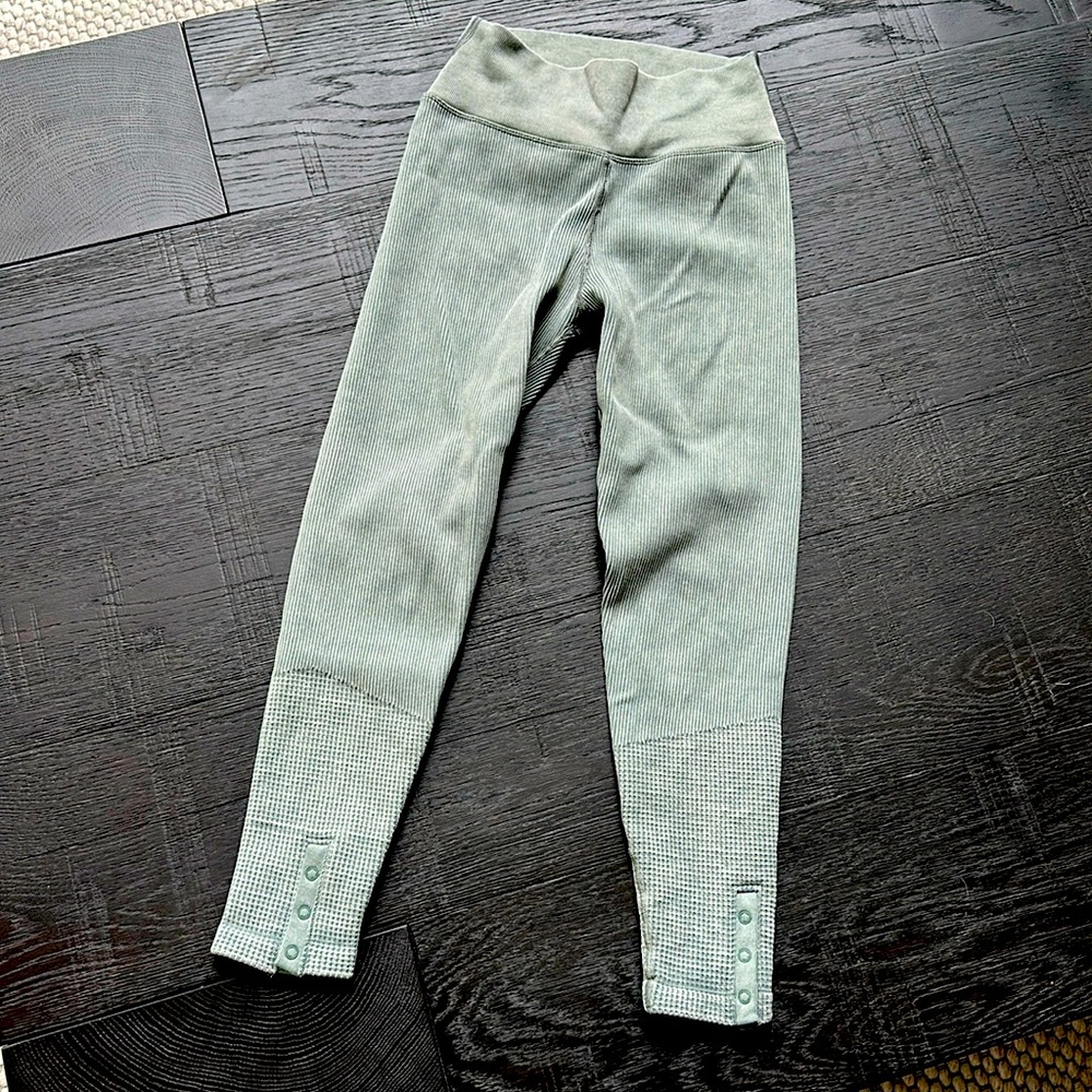Aerie Offline sage green leggings